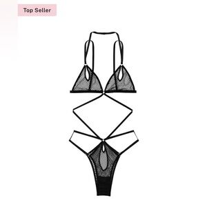 VICTORIA’S SECRET
Fishnet Mesh Unlined Strappy Teddy
